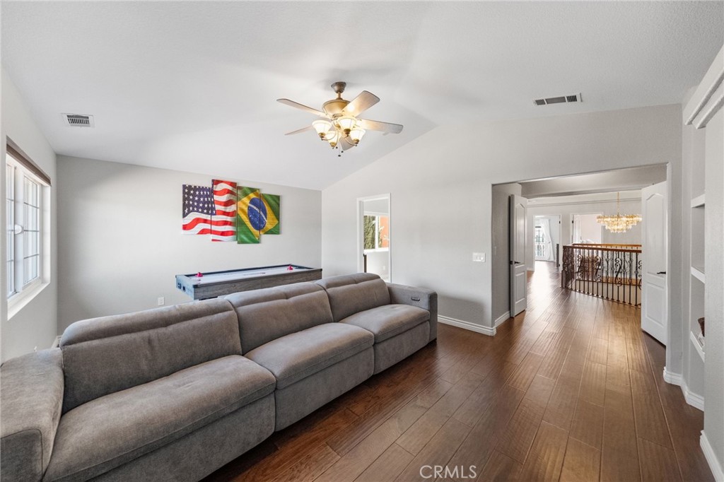 40493 Calle Katerine