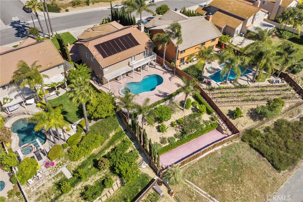 40493 Calle Katerine