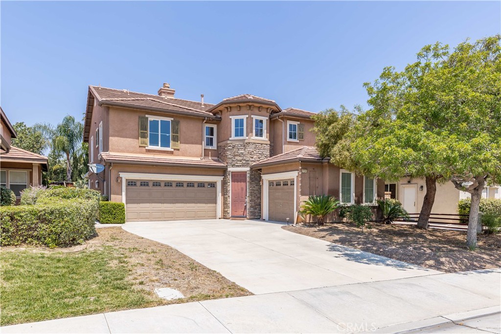 37245 La Lune Avenue