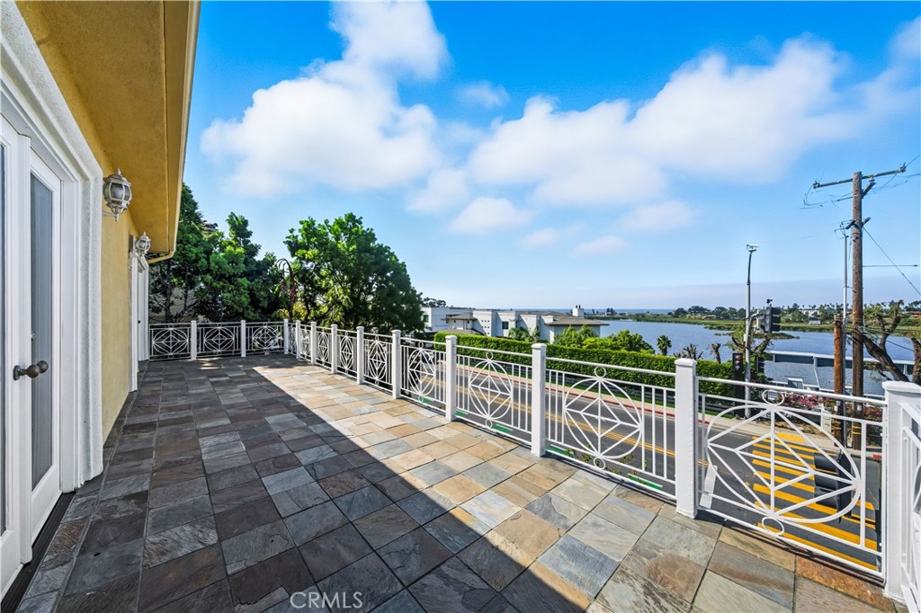 1107 Las Flores Drive