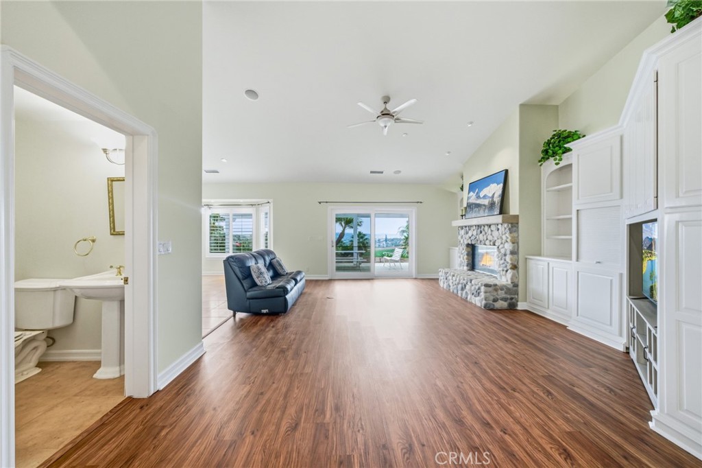 3995 Via Monte Alegre