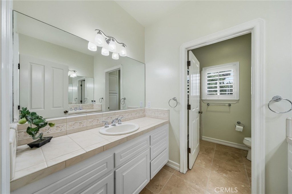 3995 Via Monte Alegre