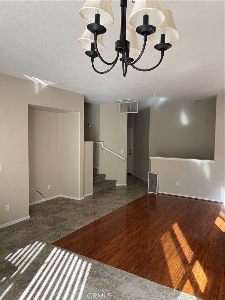 25276 Meadow Walk