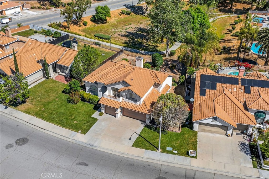 1137 Avenida Roundelay