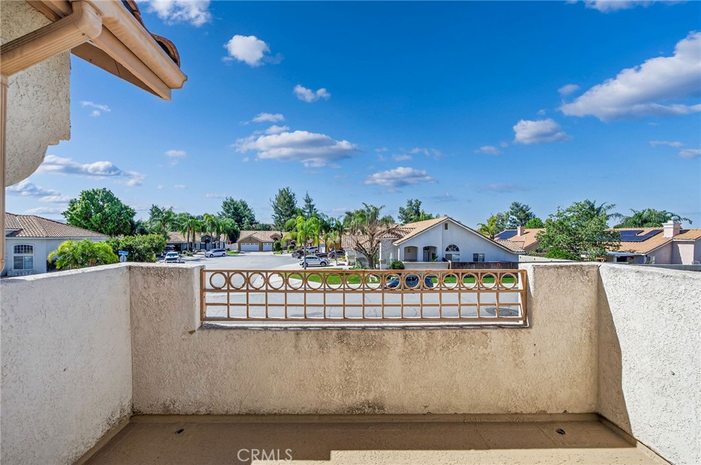 1137 Avenida Roundelay