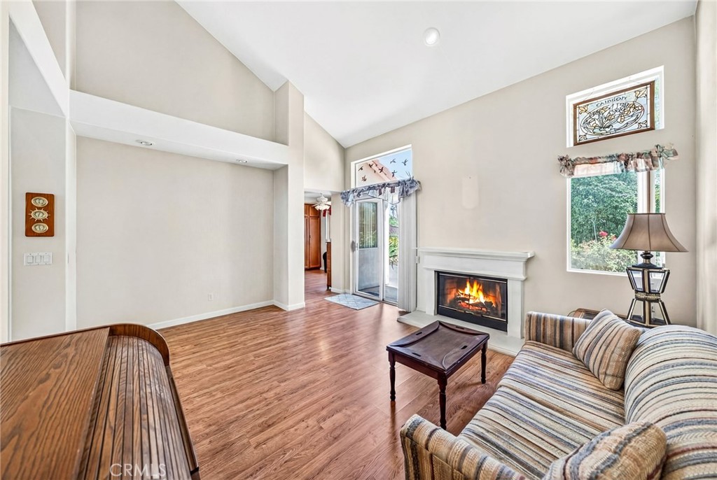 1137 Avenida Roundelay