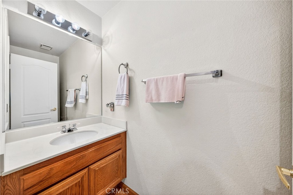 1137 Avenida Roundelay