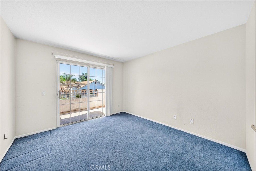 1137 Avenida Roundelay