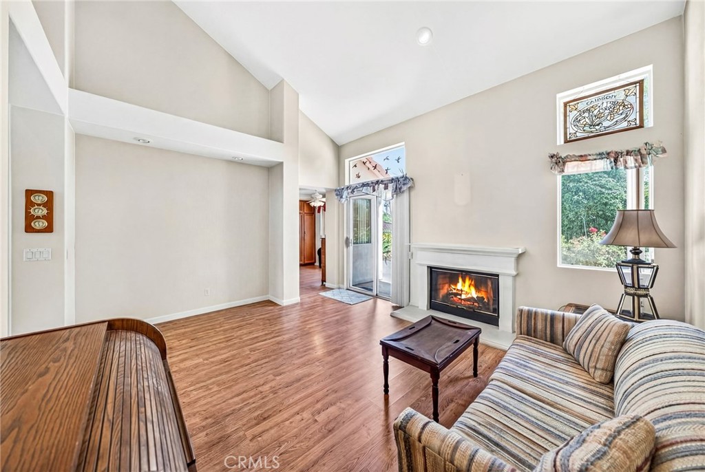 1137 Avenida Roundelay