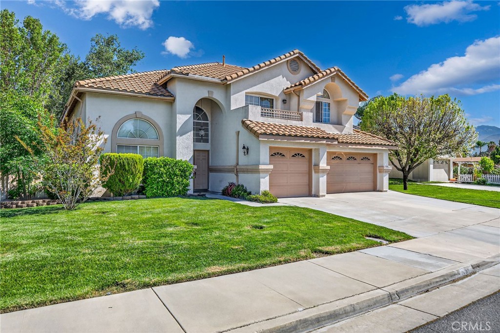 1137 Avenida Roundelay