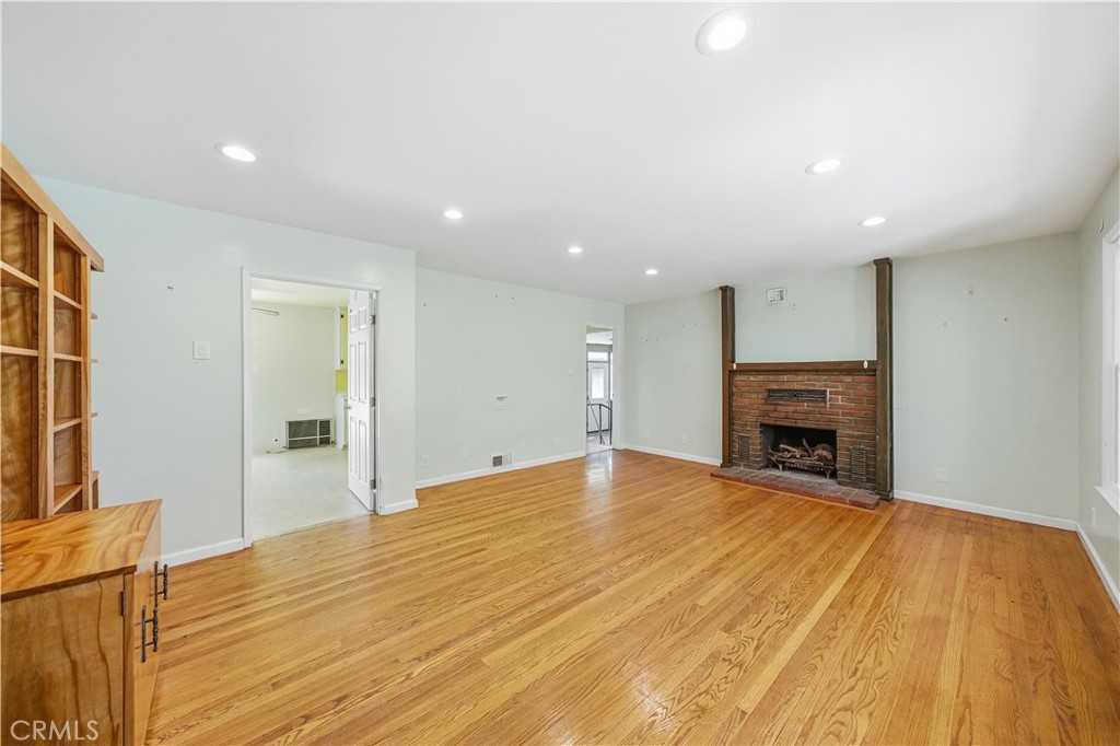 26850 Columbia Street