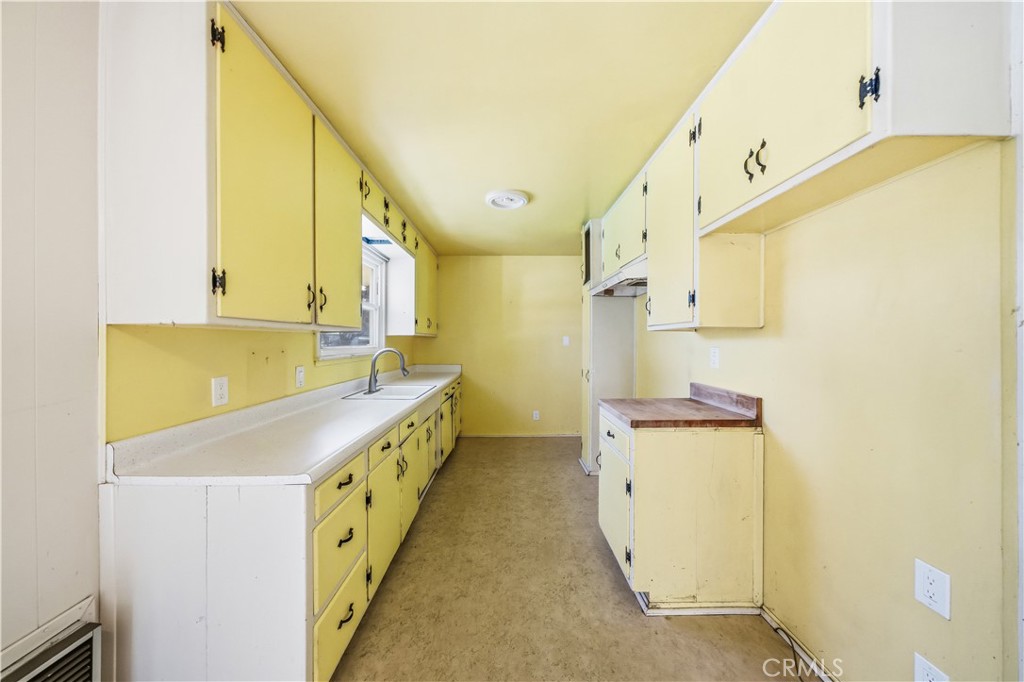 26850 Columbia Street