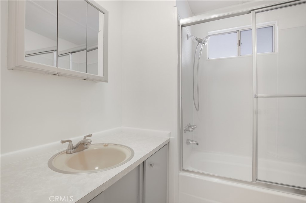 725 W Thornton 41