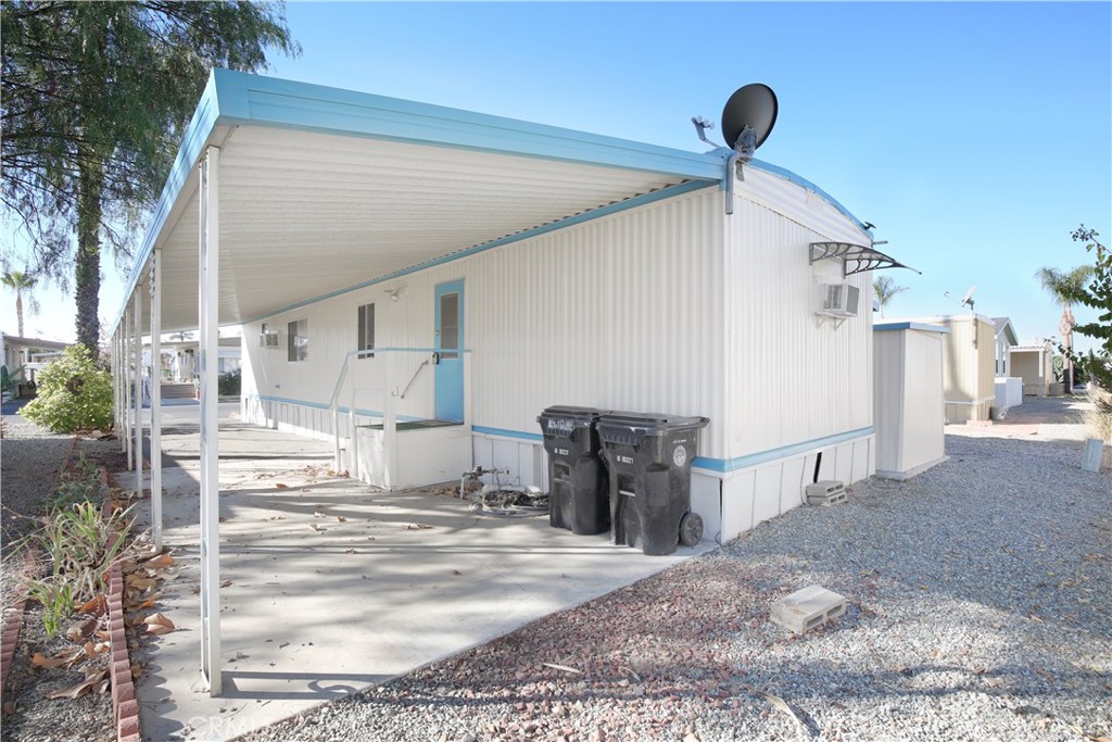 725 W Thornton 41