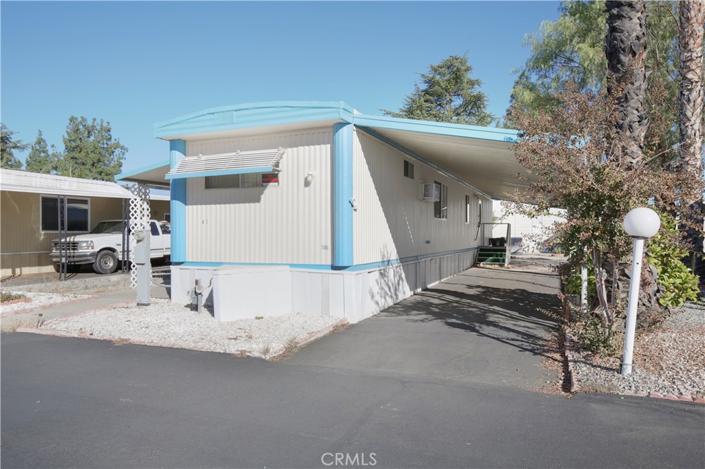 725 W Thornton 41