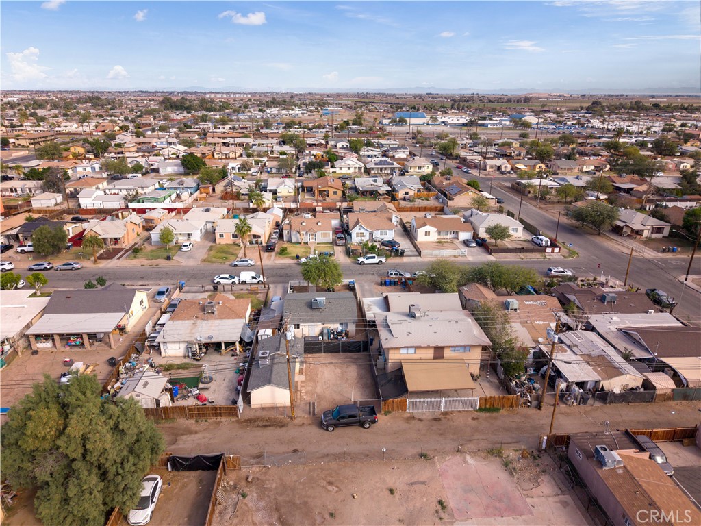 727 El Centro Avenue