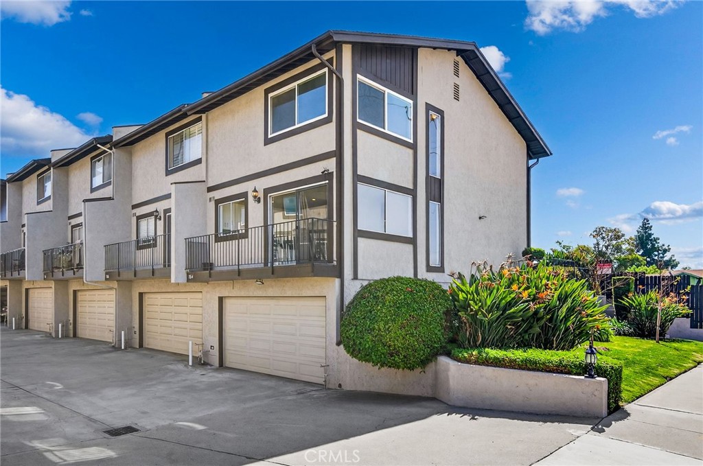 764 N Glendora Avenue