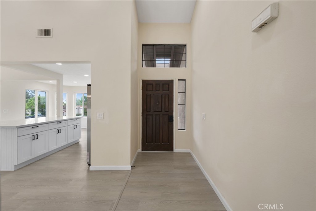 1723 Larkhaven Glen