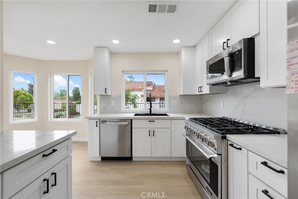 1723 Larkhaven Glen