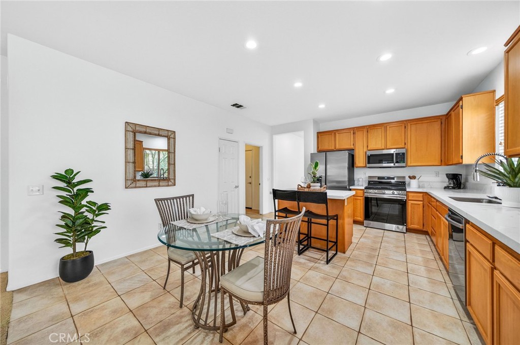 28502 Oasis View Cir