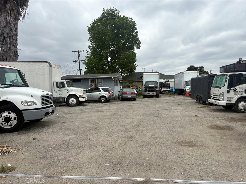 4760 S Figueroa