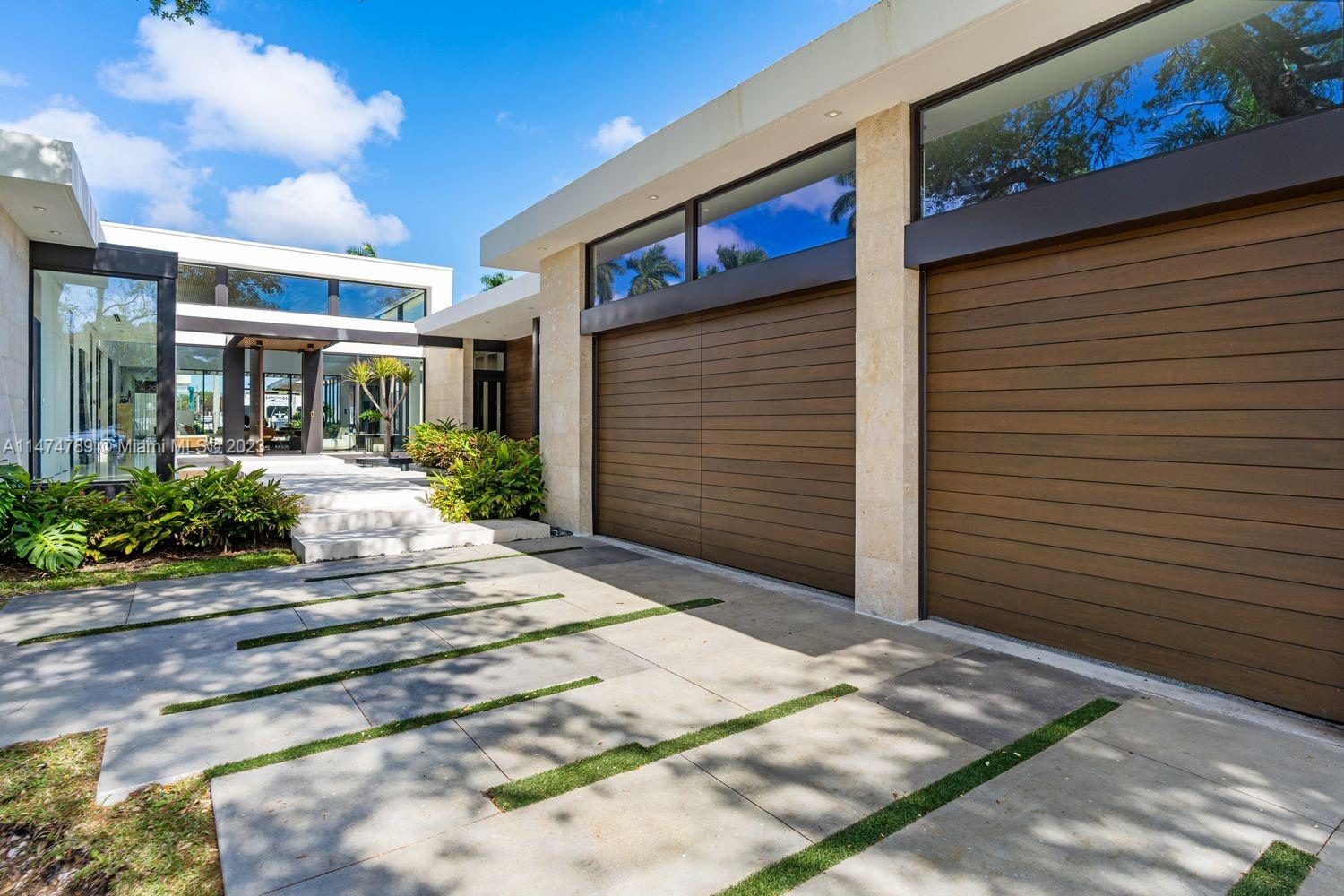 701 NE 77th St