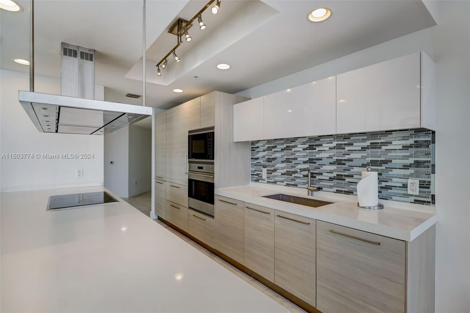 17301 Biscayne Blvd # 909