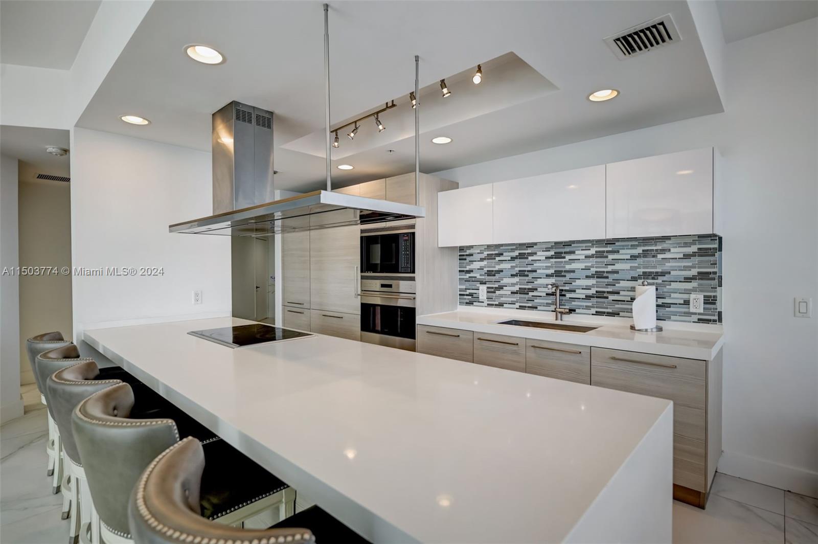 17301 Biscayne Blvd # 909