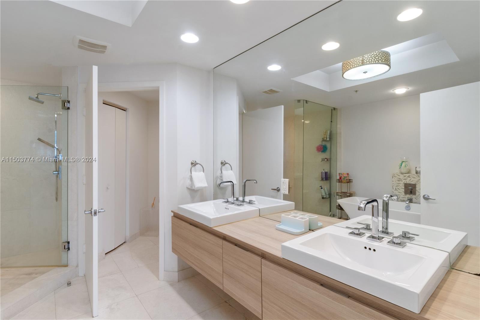 17301 Biscayne Blvd # 909