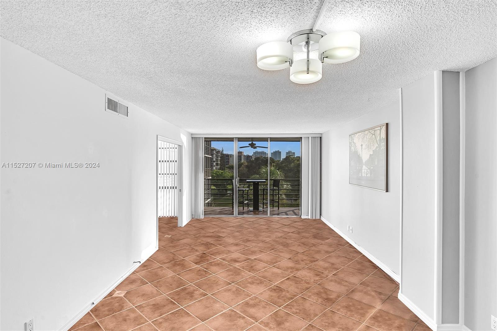 20400 W Country Club Dr # 506