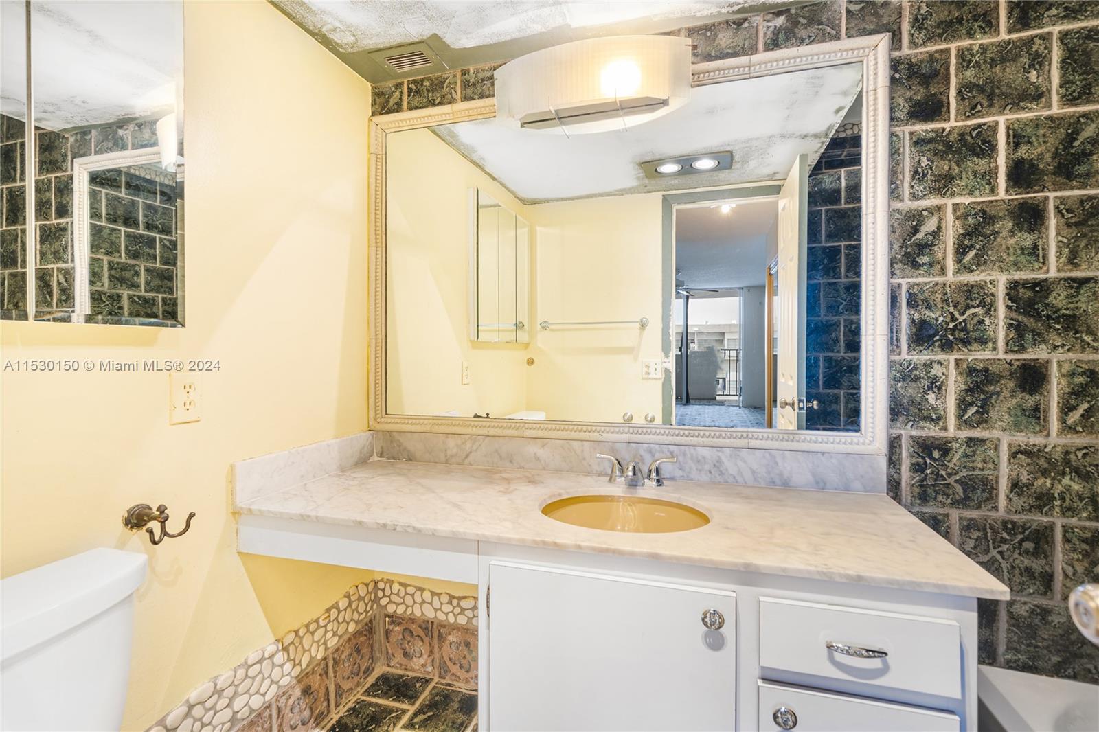 2750 NE 183rd St Unit: 2012