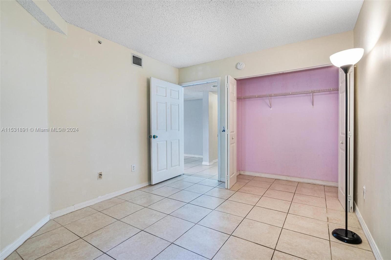 155 NW 96th Ter # 102 Unit: 2-102