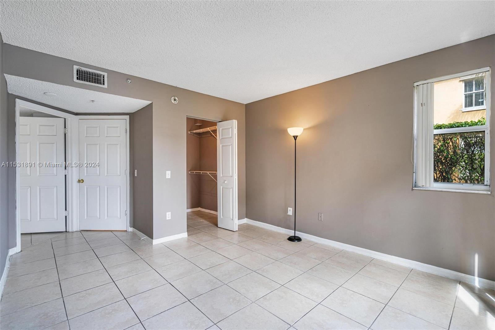 155 NW 96th Ter # 102 Unit: 2-102