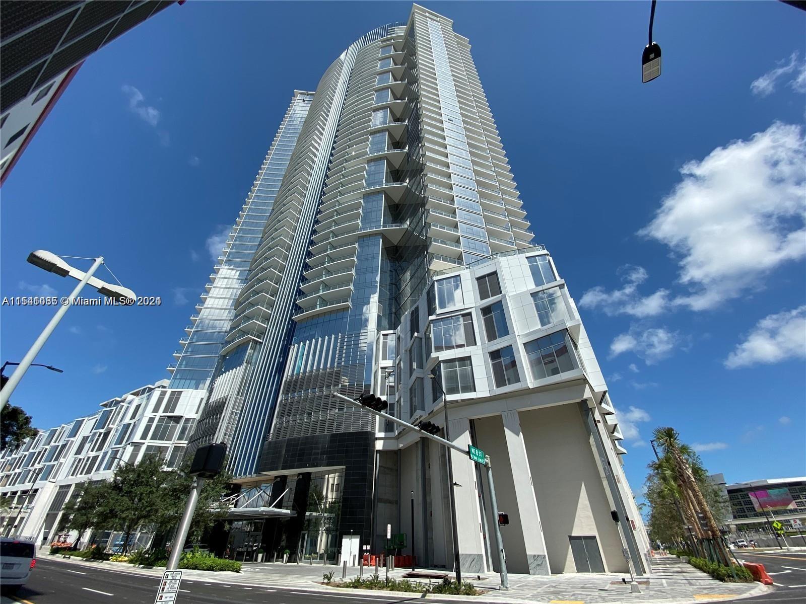 851 NE 1st Ave # 1207