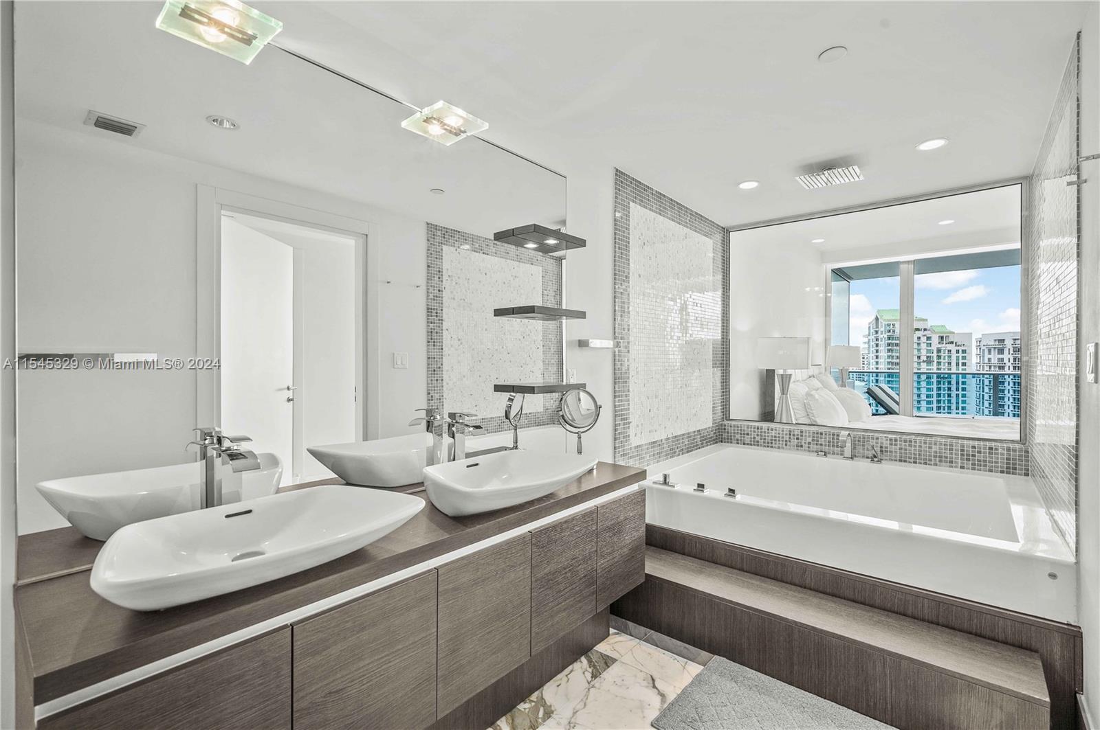 200 Biscayne Boulevard Way # 3805