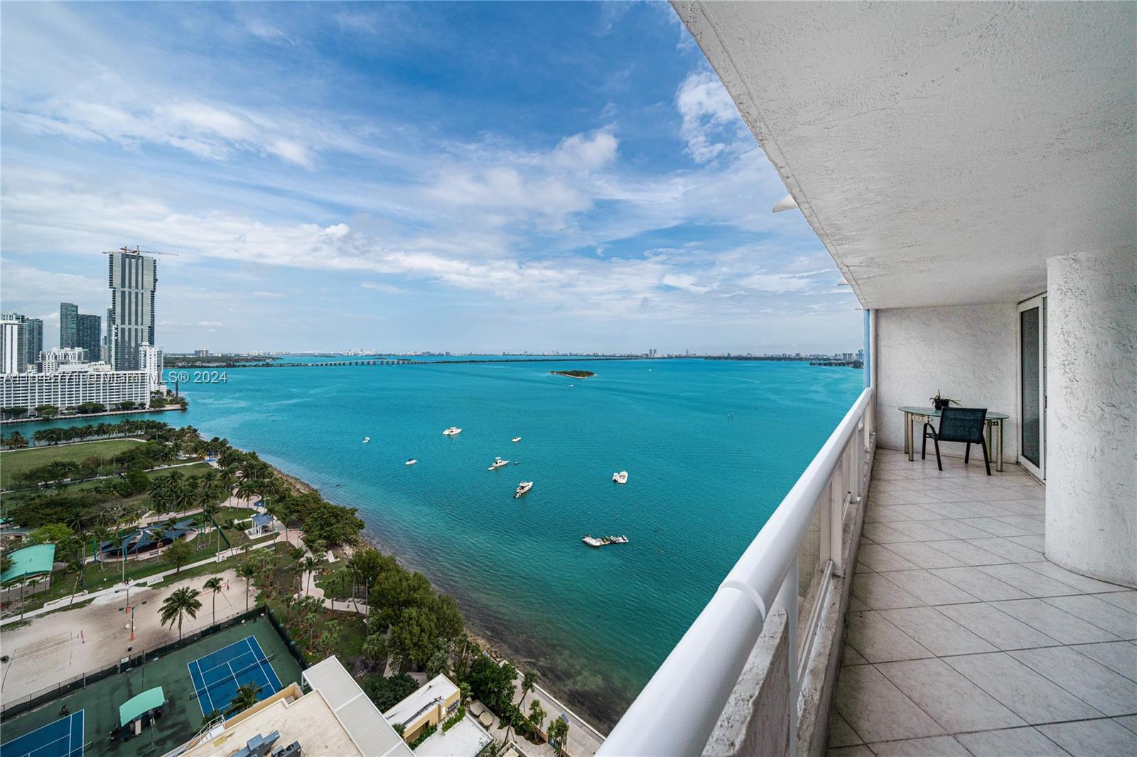 1717 N Bayshore Dr # 2636 Unit: A-2636