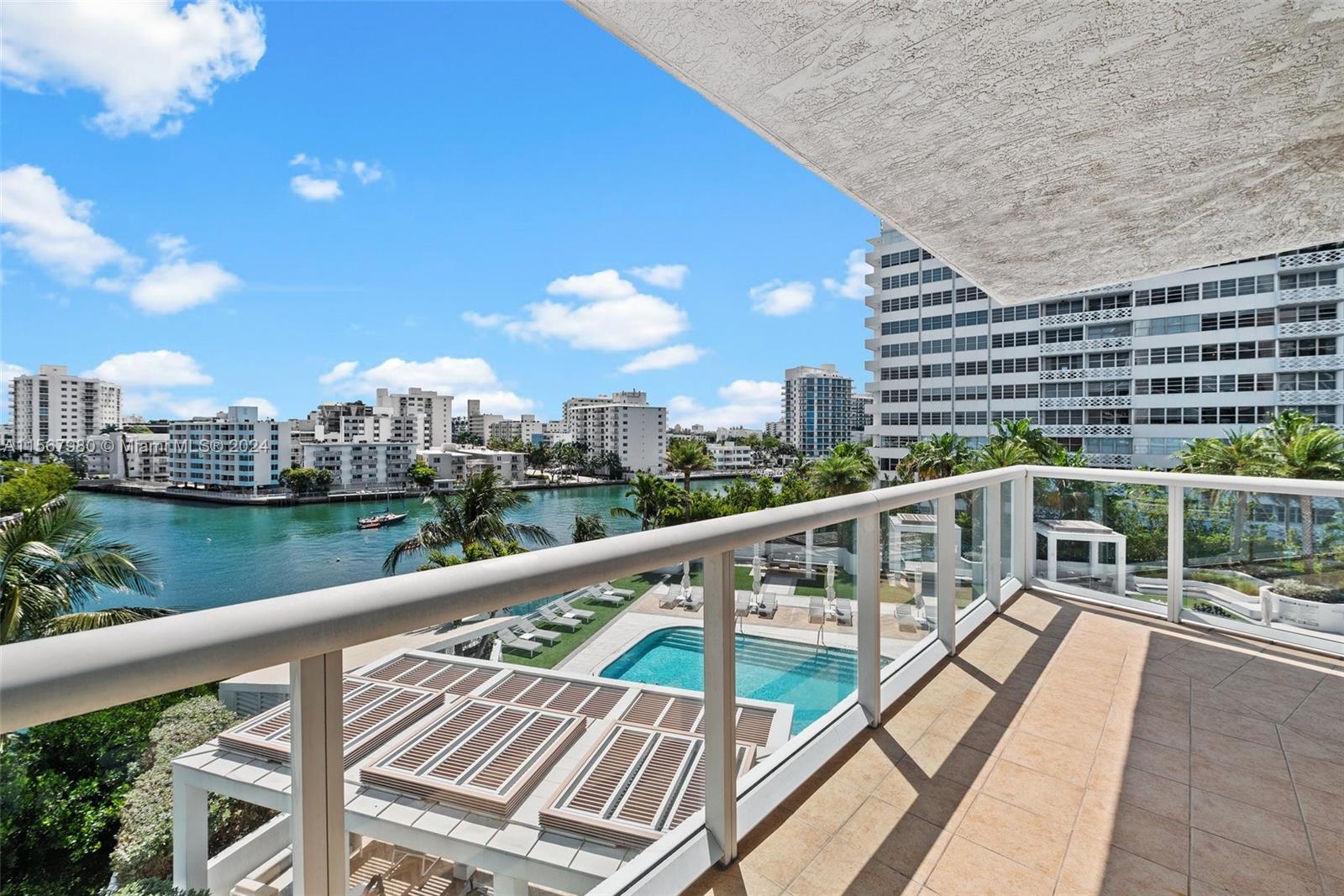 10 Venetian Way # 605