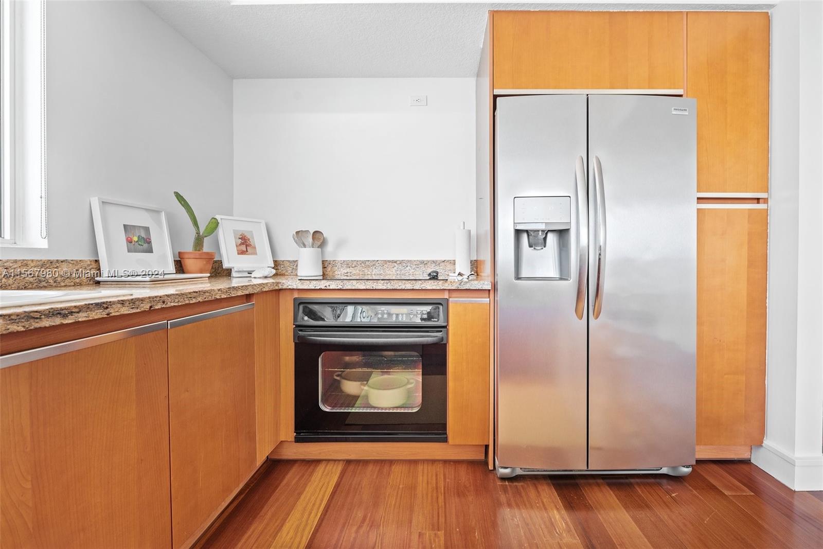 10 Venetian Way # 605
