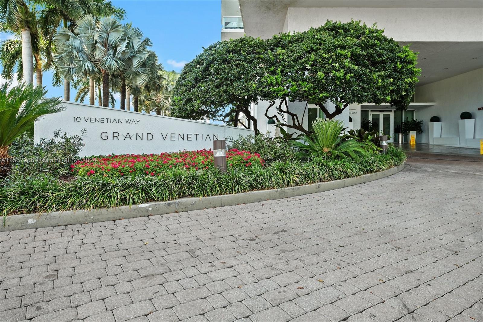10 Venetian Way # 605