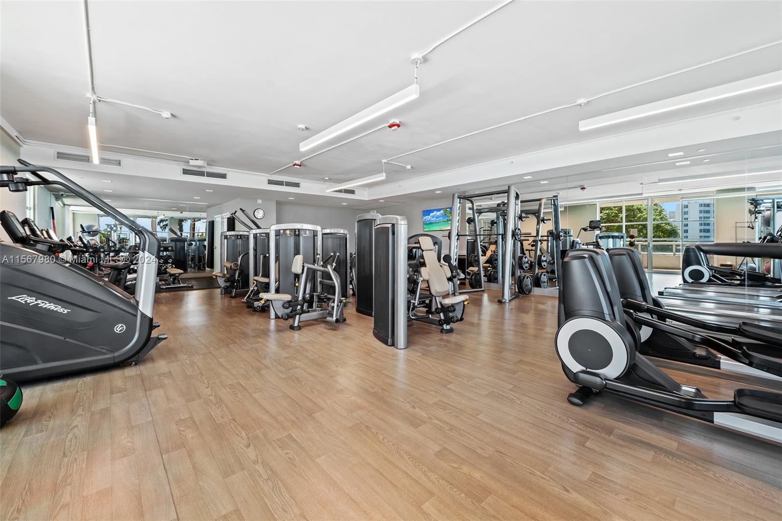 10 Venetian Way # 605
