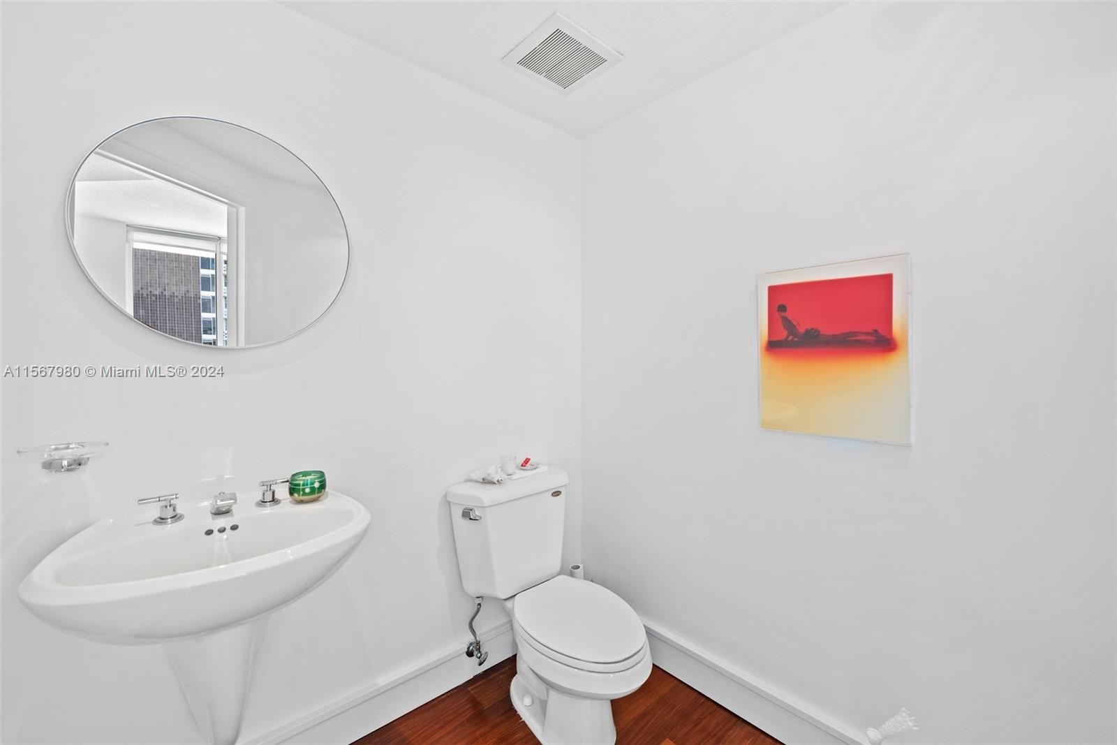 10 Venetian Way # 605