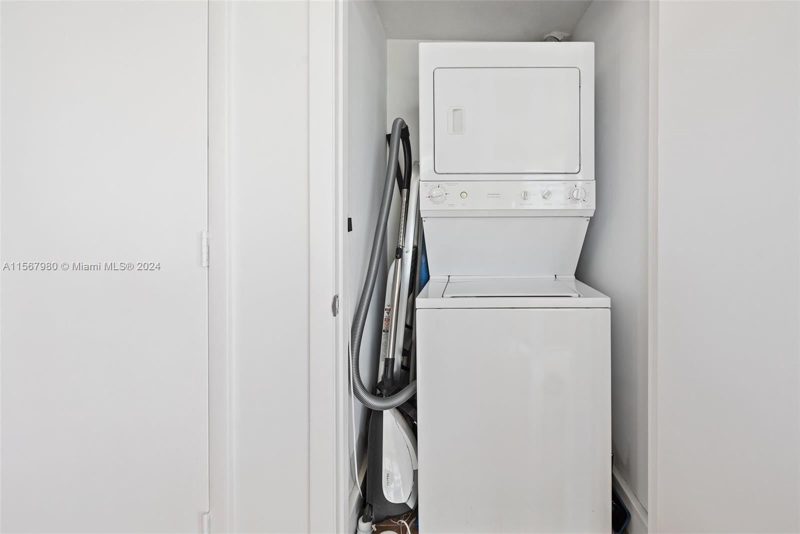 10 Venetian Way # 605