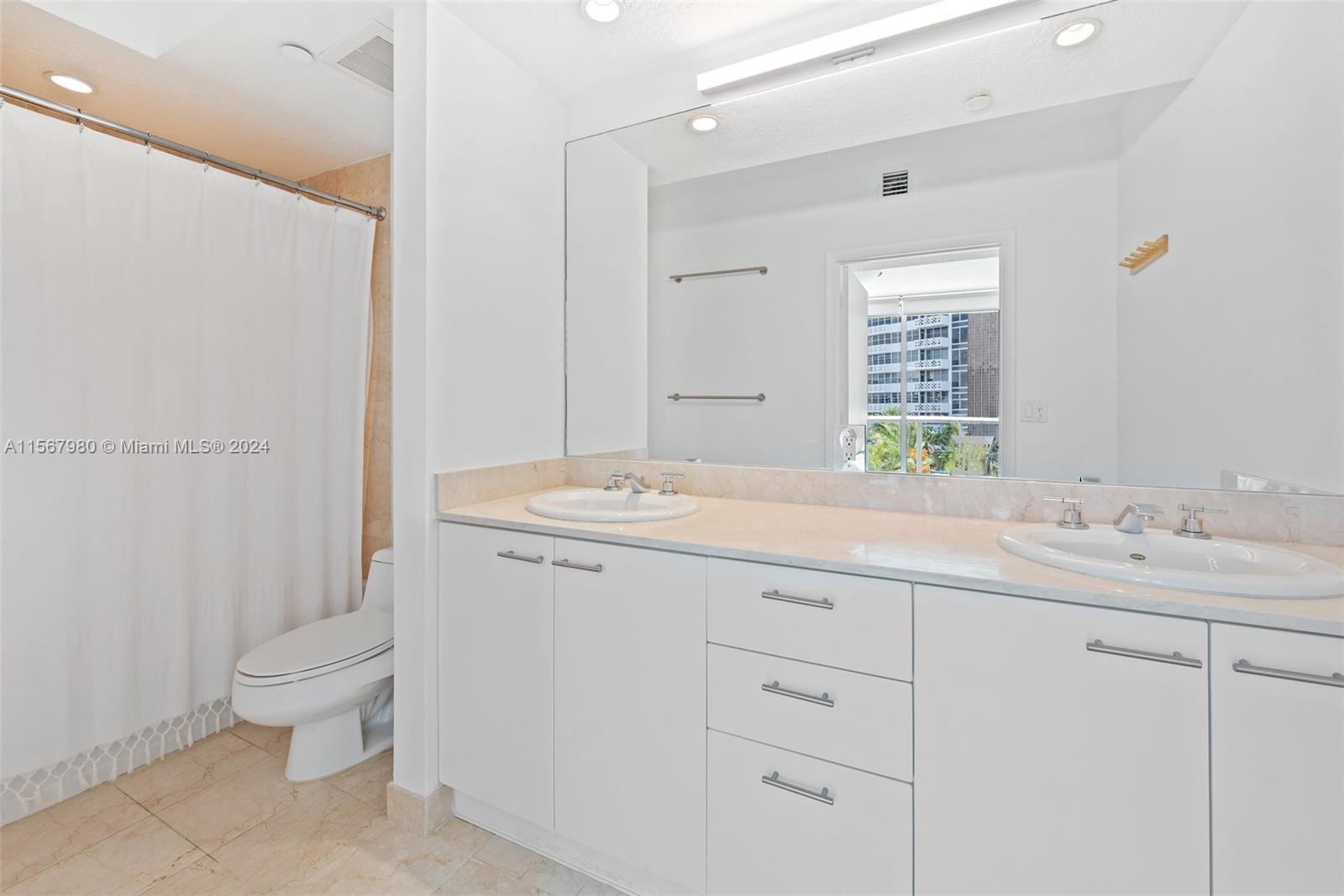 10 Venetian Way # 605