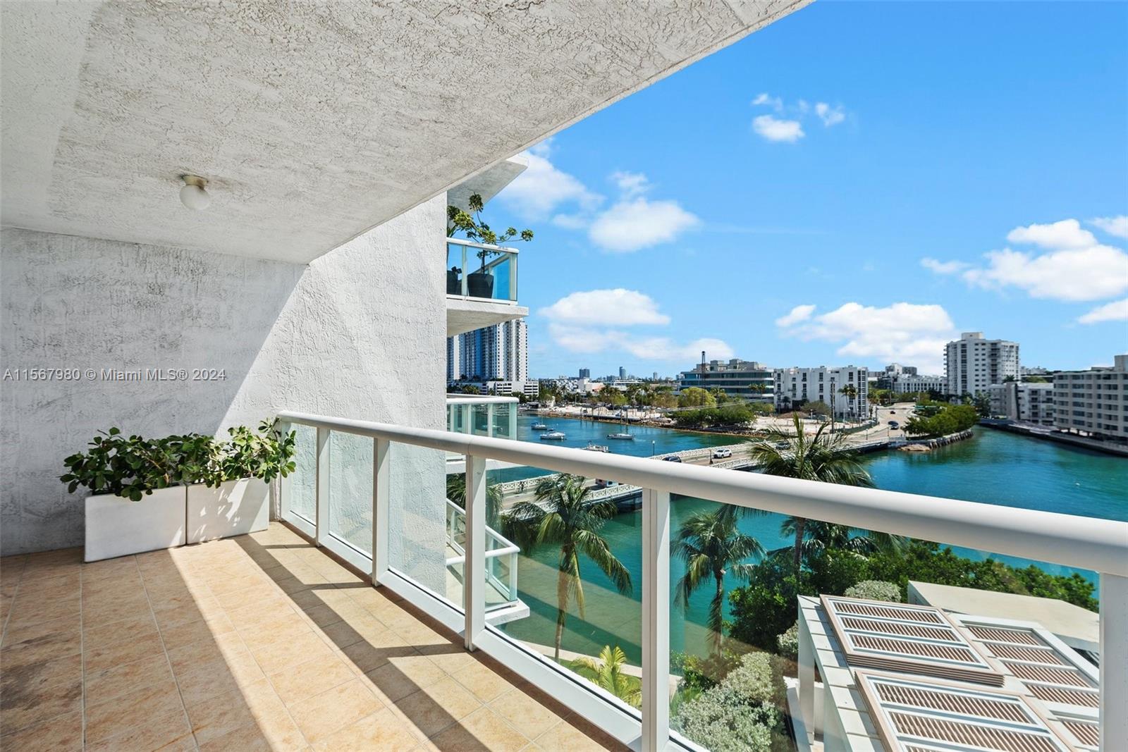 10 Venetian Way # 605
