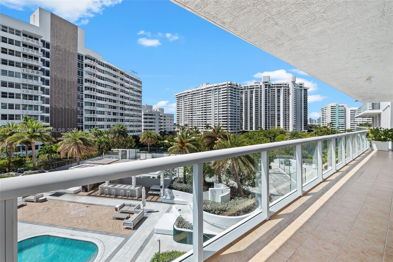 10 Venetian Way # 605