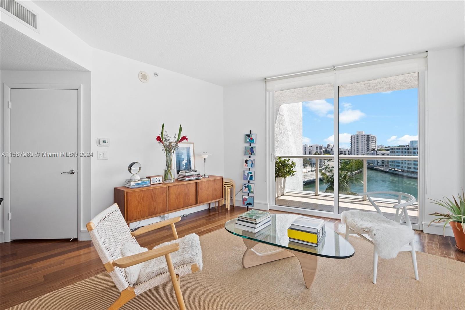 10 Venetian Way # 605