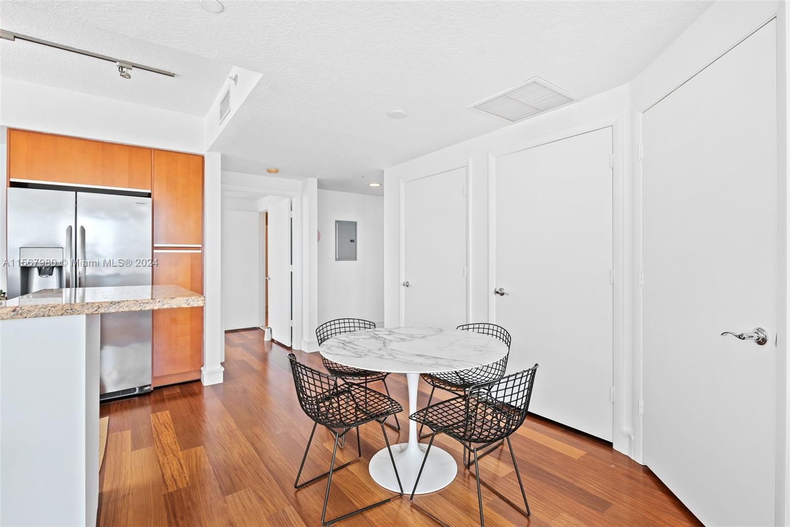 10 Venetian Way # 605