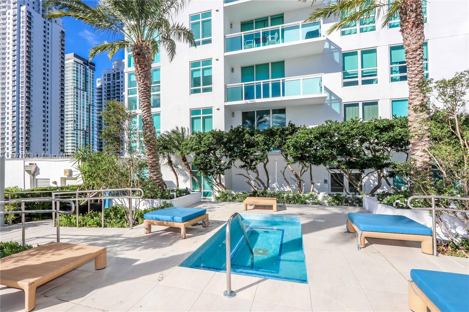 951 Brickell Ave # 3309