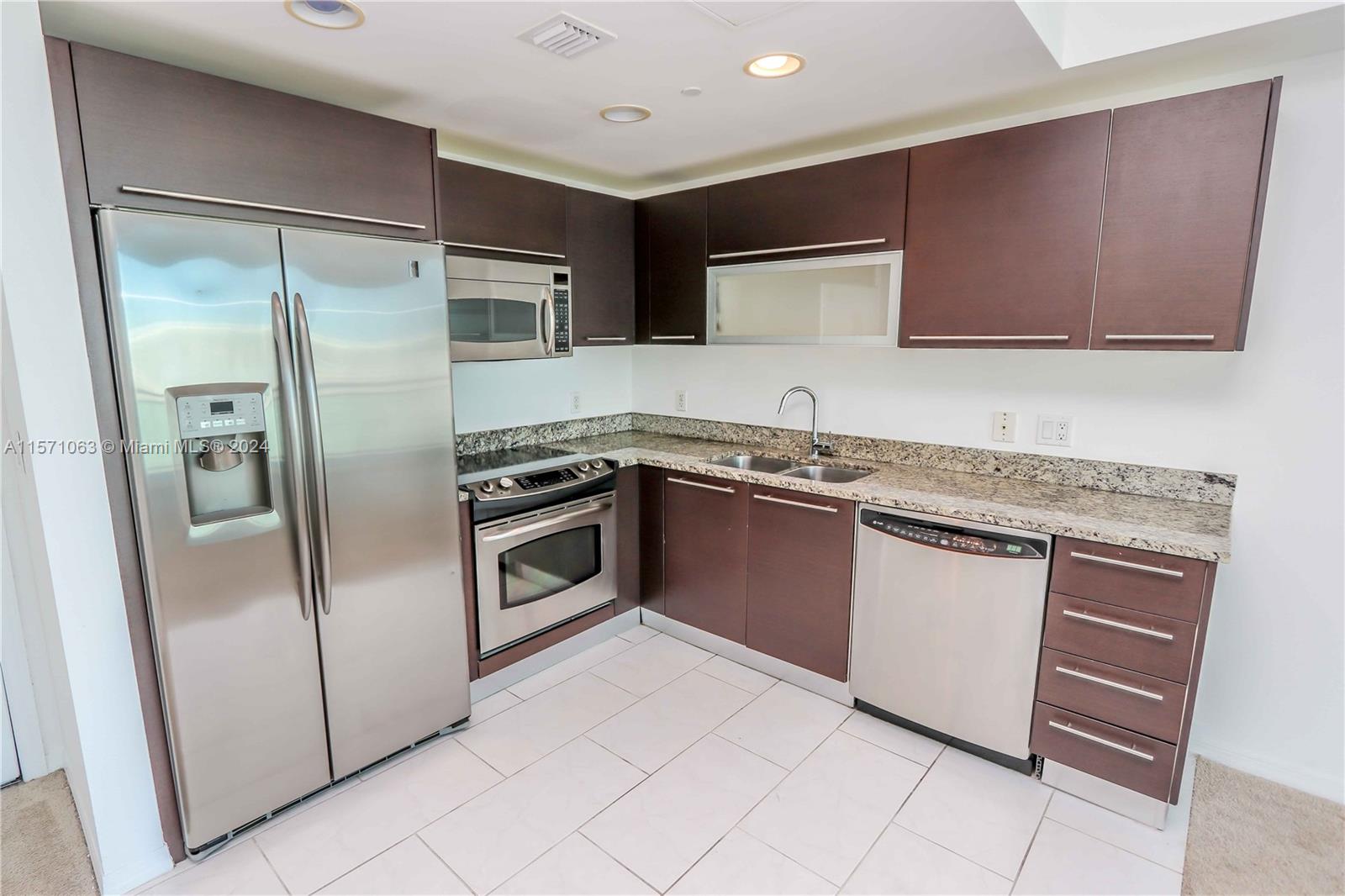 951 Brickell Ave # 3309