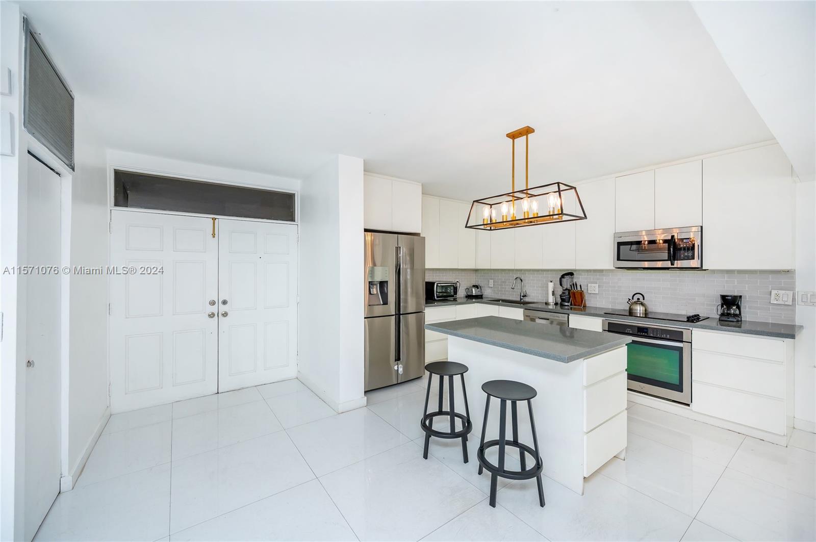 141 Crandon Blvd # 241